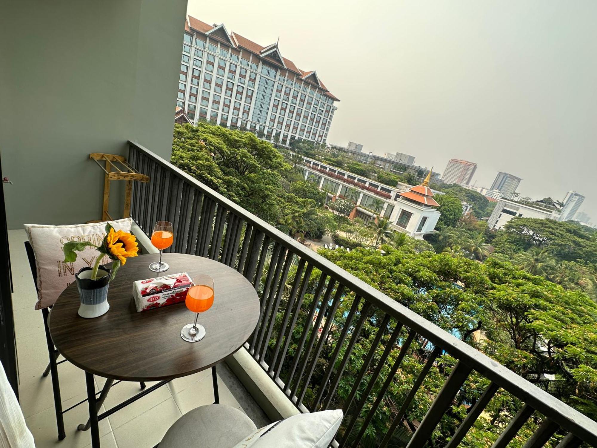 The Astra Condo Changkhlan In Чиангмай Экстерьер фото